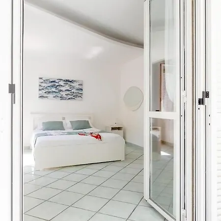 Acquamarina 3 Bedrooms * סורנטו